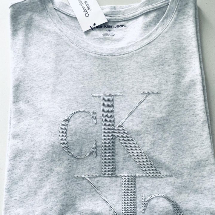 Футболка Calvin Klein ( новая ,оригинал)