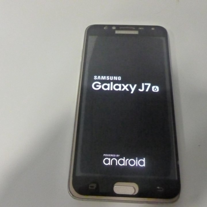 Продаётся смартфон Samsung Galaxy j7