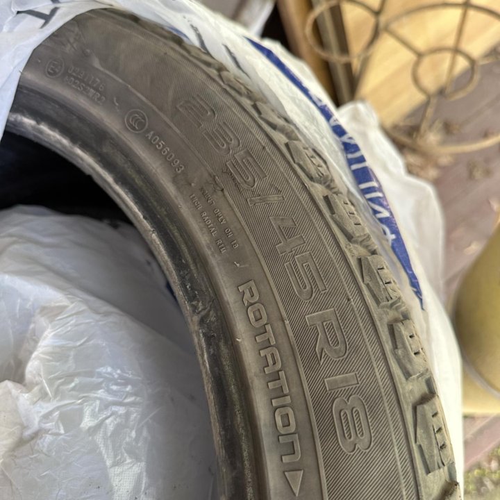 Зимняя резина шипованная Nokian Tyres 235/45/R18