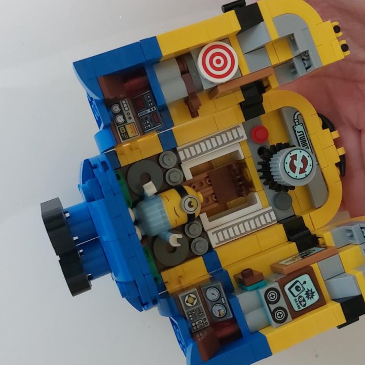 Набор оригинальный Lego Миньоны