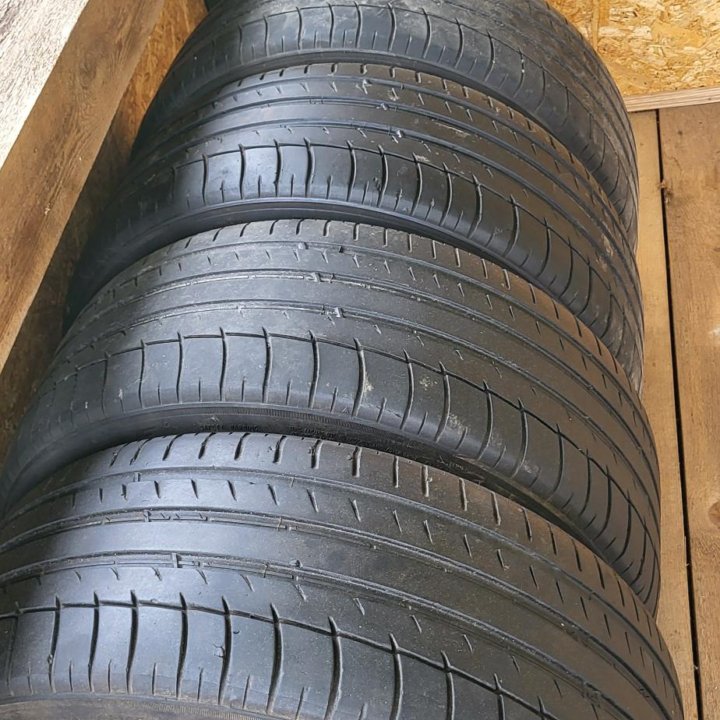 Шины летние 225/45 R18