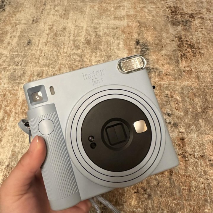 Фотоаппарат полароид instax square