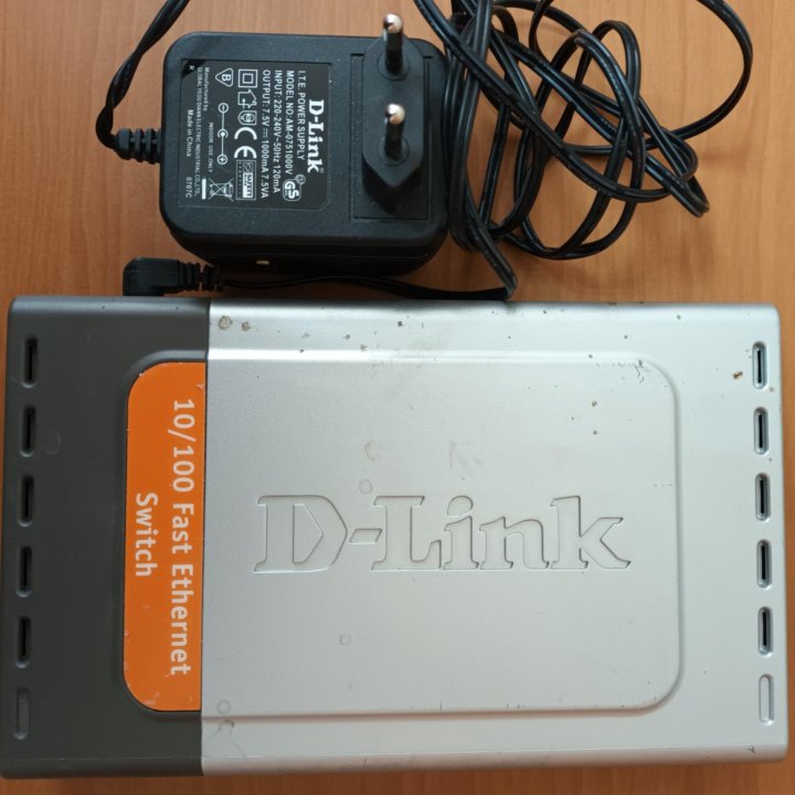 Коммутатор D-Link DES-1008D