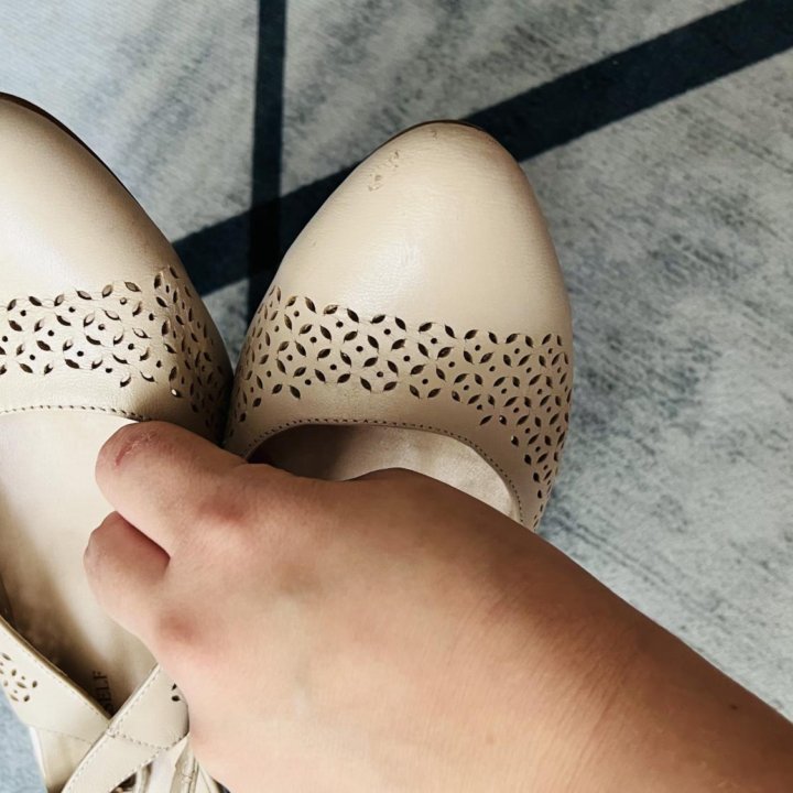 Босоножки Respect