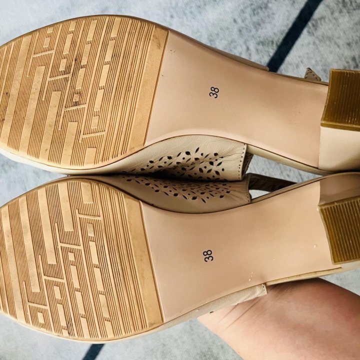 Босоножки Respect