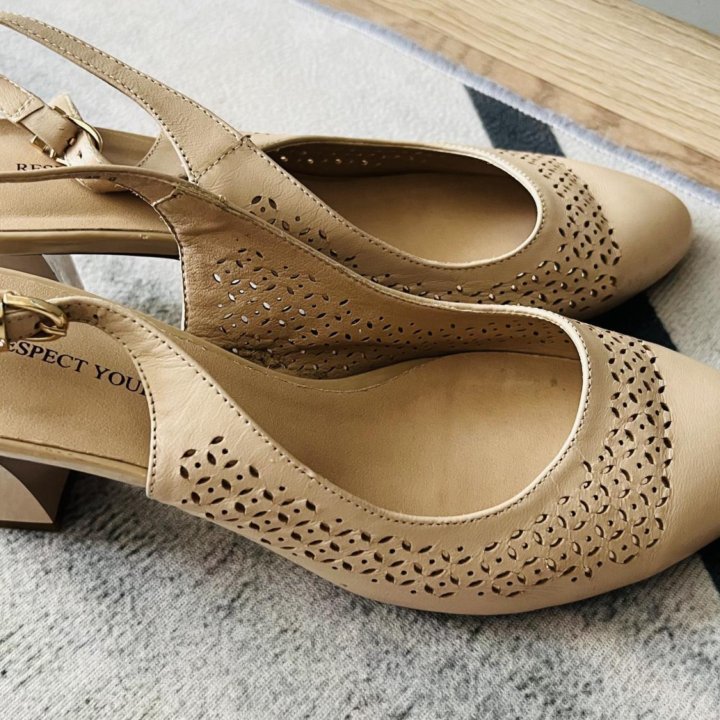 Босоножки Respect