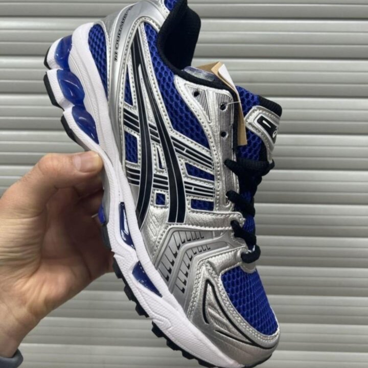 Кроссовки Asics