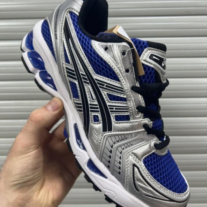 Кроссовки Asics