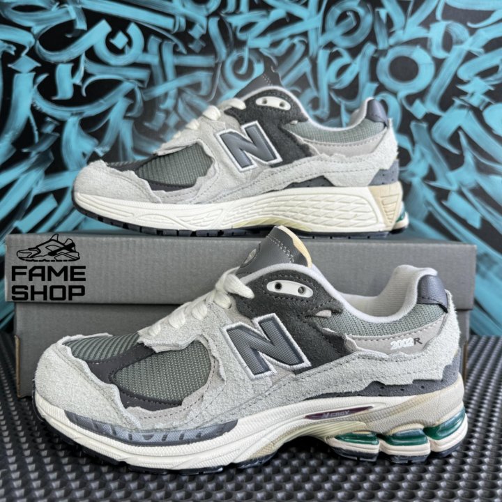 Кроссовки Женские New Balance 2002R