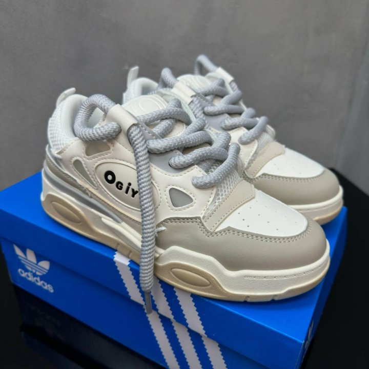 Кроссовки Adidas