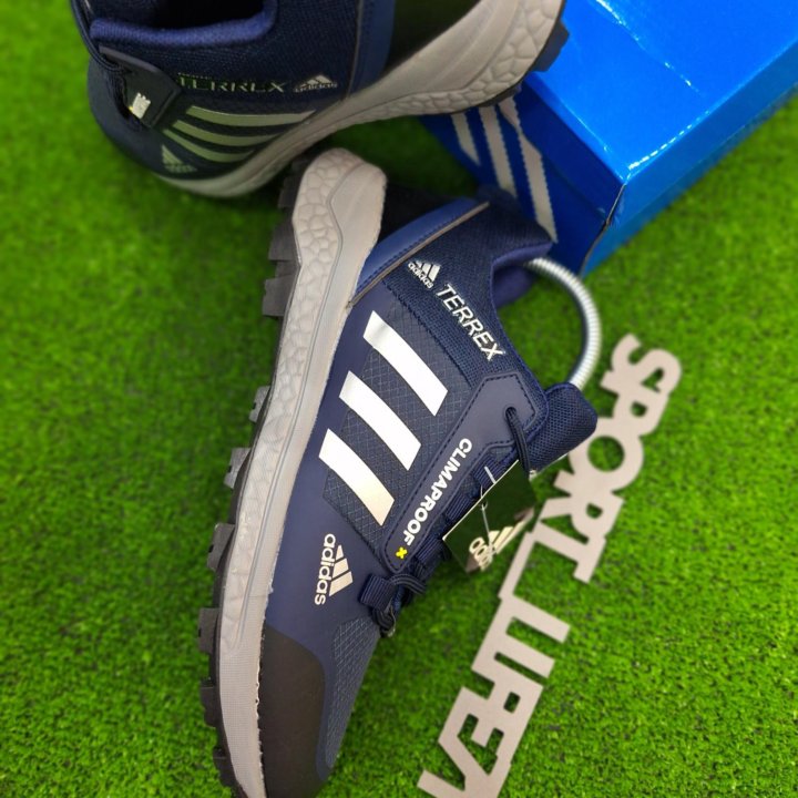 Кроссовки adidas