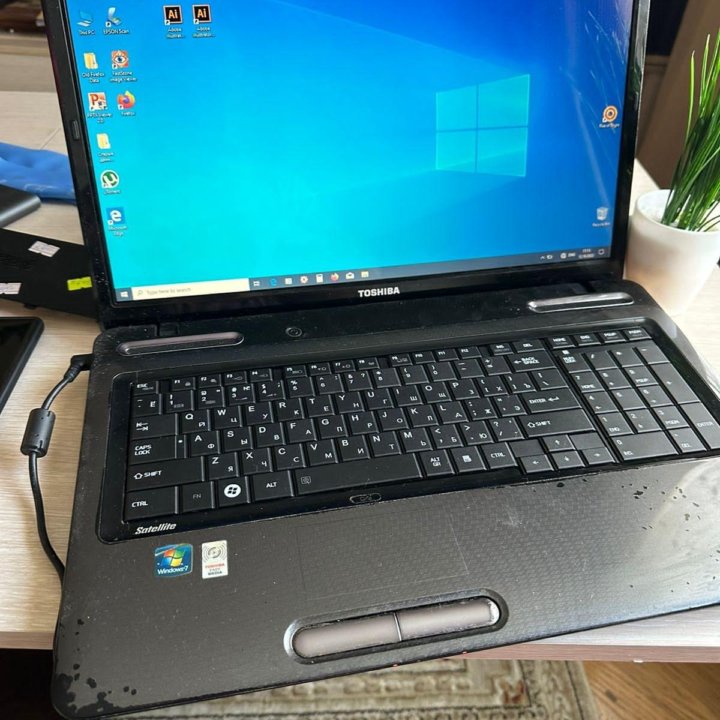 Toshiba 17.3”, 6gb ОЗУ, AMD TURION II P560/320gb/в