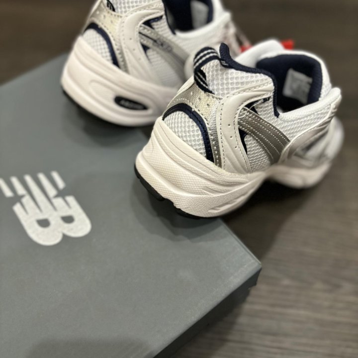 New Balance 530