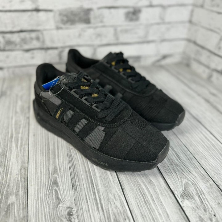 Кроссовки adidas RETROPY E5