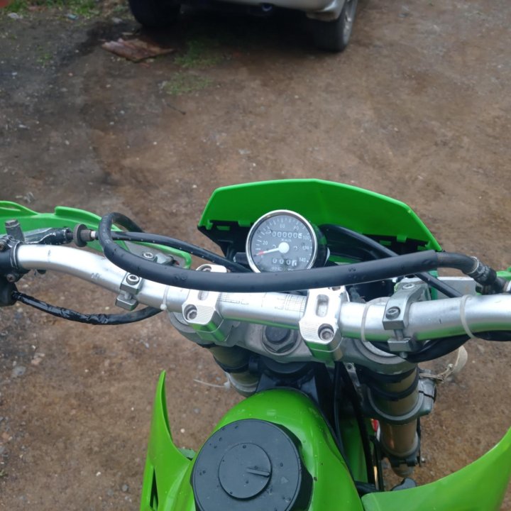 Продам Kawasaki KLX 300