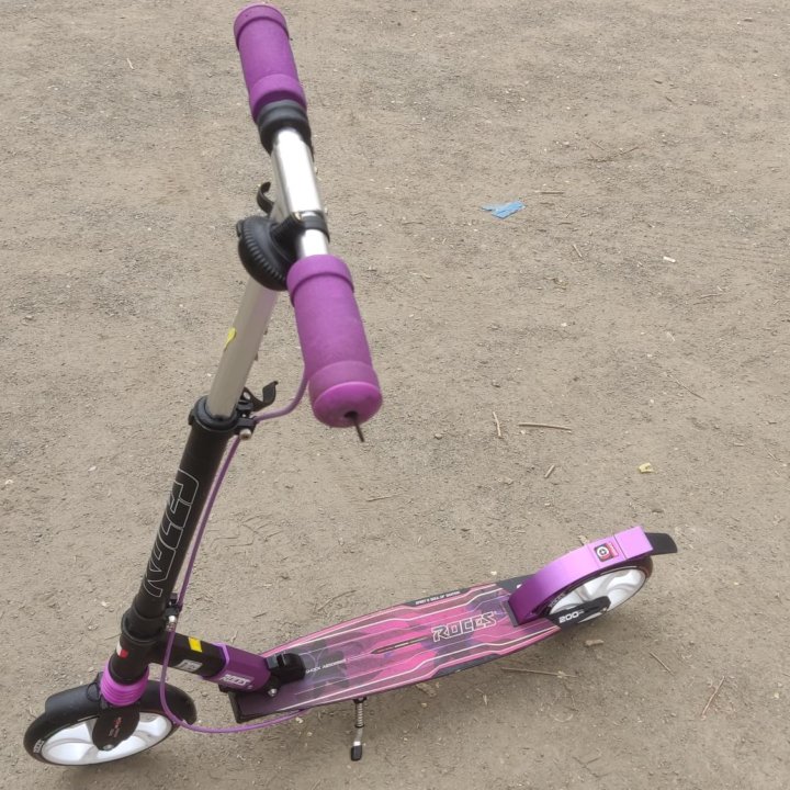 Самокат ROCES 200.