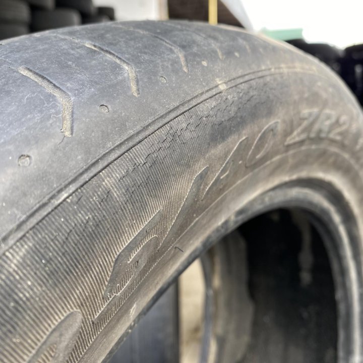 295/40 R21 Pirelli PZero