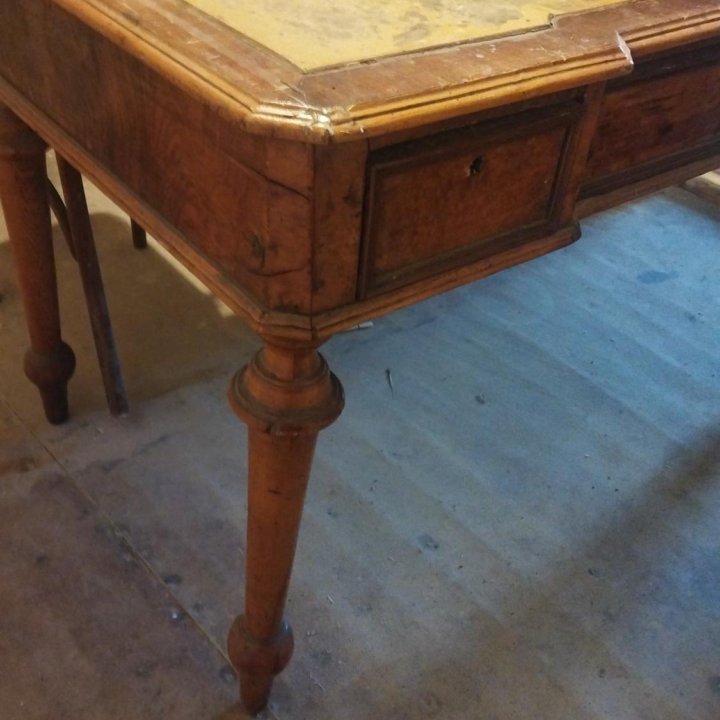 Стол антиквариат