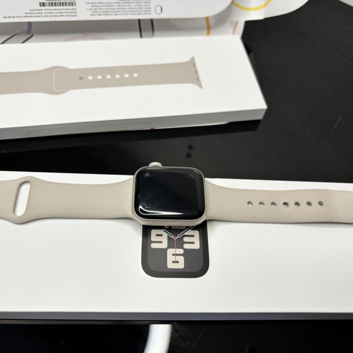 Часы Apple Watch SE 2023 44mm