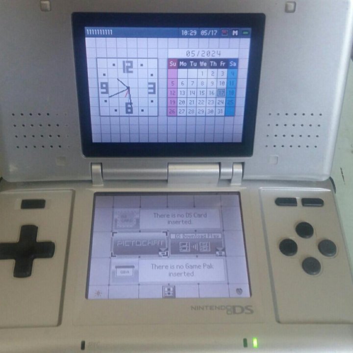 Игровая приставка Nintendo DS +карик с игрой