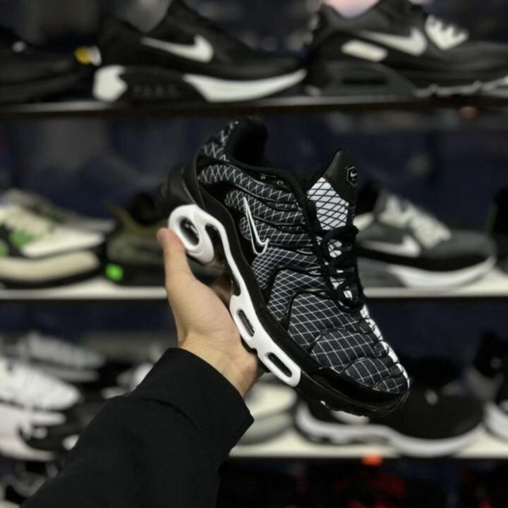 Кроссовки Nike Air Max Tn Plus