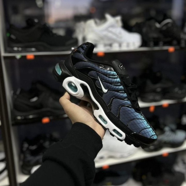 Кроссовки Nike Air Max Tn Plus