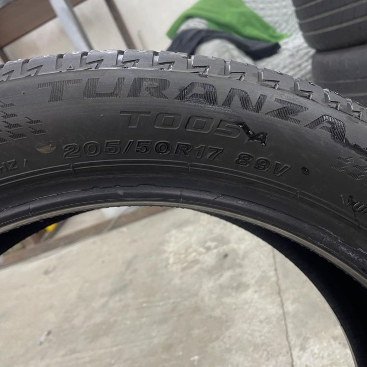 Продаётся одна летняя шина 205/50/17 Bridgestone