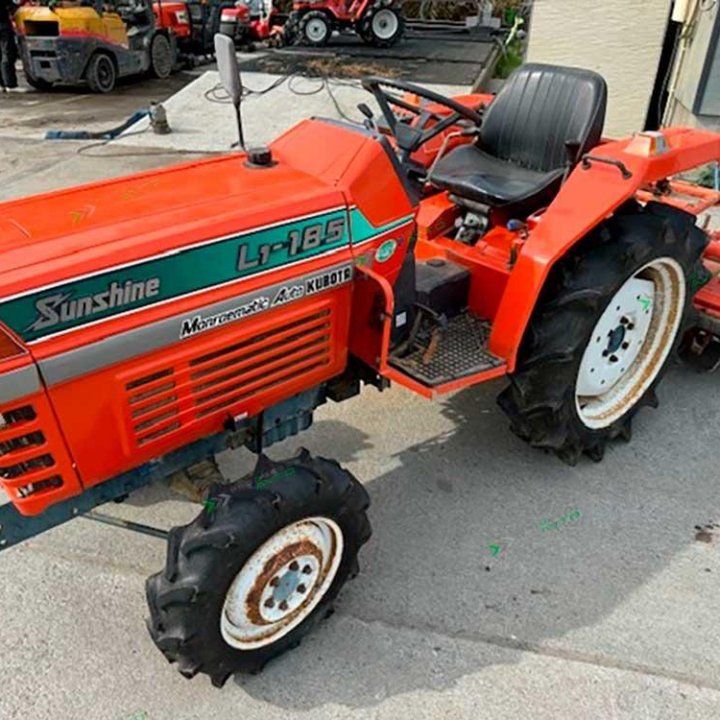 Японский минитрактор Kubota L1-185