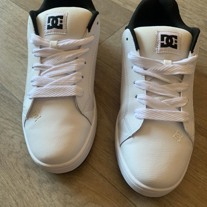 Dc shoes court graffik white