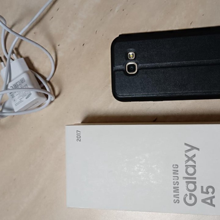 Смартфон Samsung Galaxy A5 2017