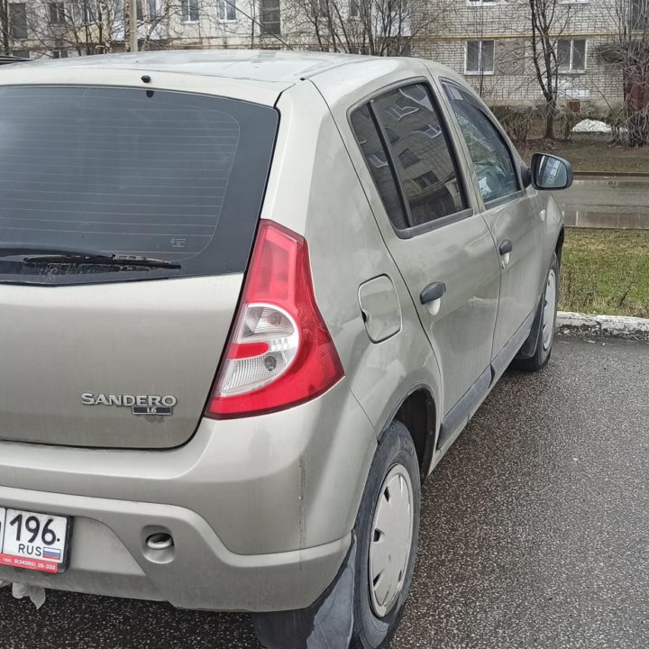 Renault Sandero, 2013