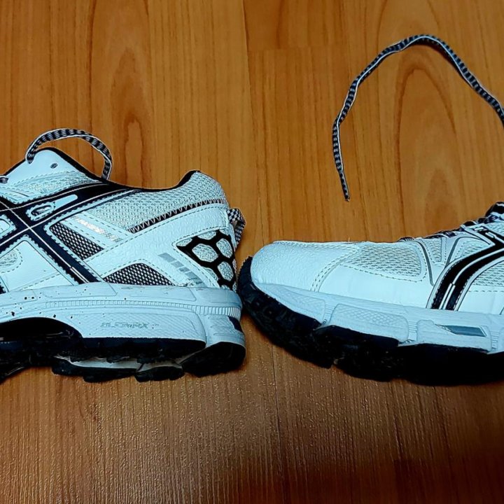 Asics Gel Kahana 8 white 42р. 26.5см