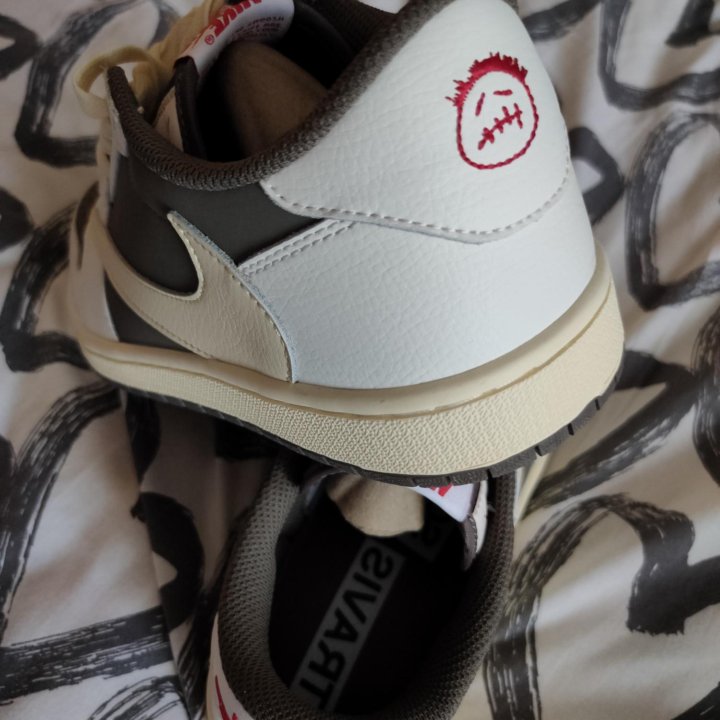 Кроссовки Nike Air Jordan 1 low Travis Scott