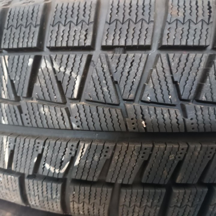 Всесезонные шины Bridgestone 185-65R15