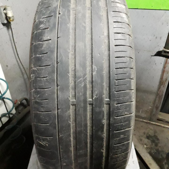 Одна шина Dunlop 225 55 R17