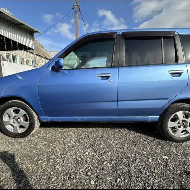 Nissan Cube, 2001