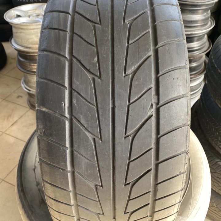 235/45 R17 Nitto NT555 Extreme ZR