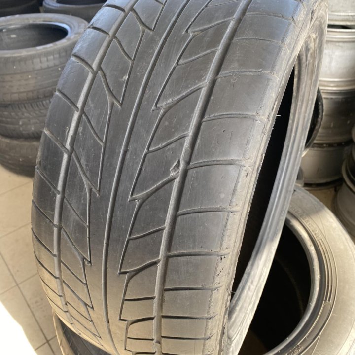 235/45 R17 Nitto NT555 Extreme ZR