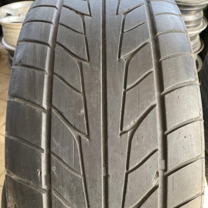 235/45 R17 Nitto NT555 Extreme ZR