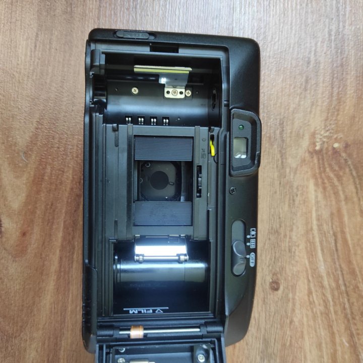 Canon Autoboy Tele 6 half frame