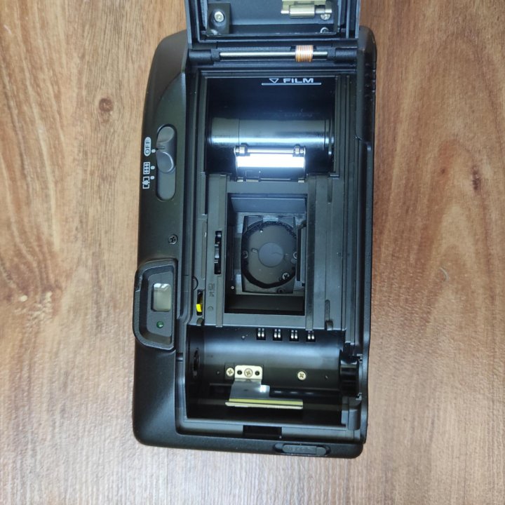 Canon Autoboy Tele 6 half frame