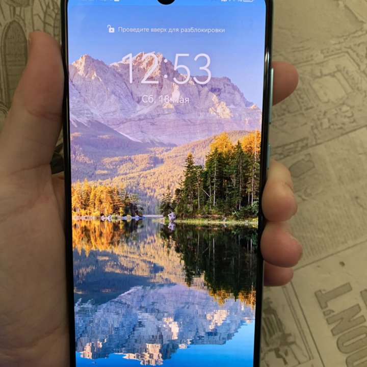 Телефон Huawei P30