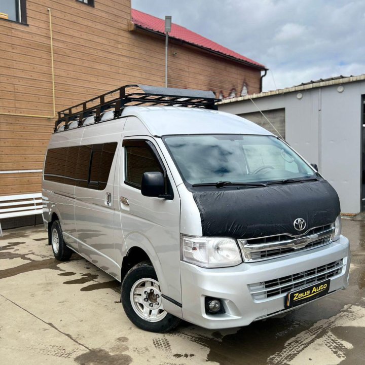 Toyota Hiace, 2010