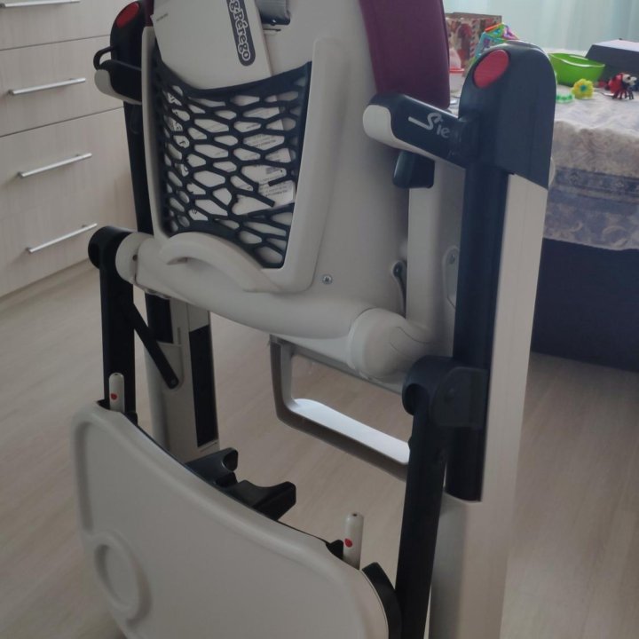 Стульчик для кормления Peg Perego Siesta Follow Me