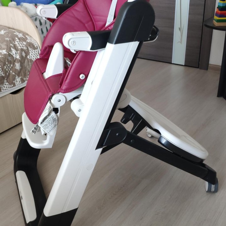 Стульчик для кормления Peg Perego Siesta Follow Me