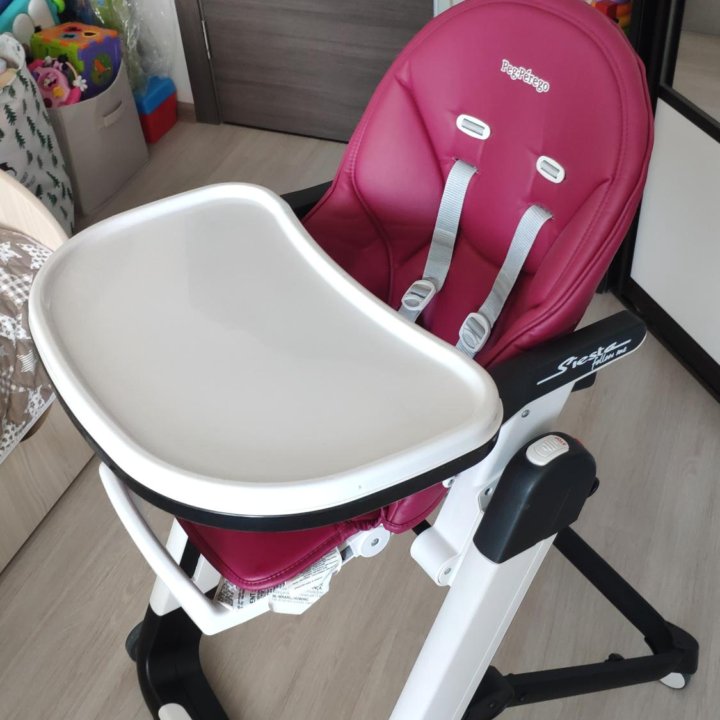 Стульчик для кормления Peg Perego Siesta Follow Me