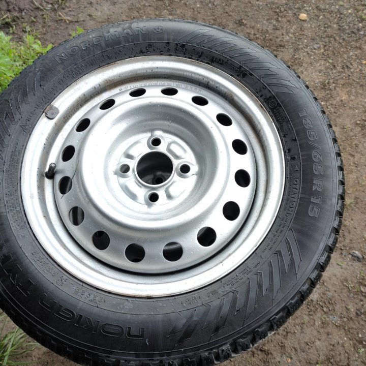 R15, 185/65, Nokian Nordman 8