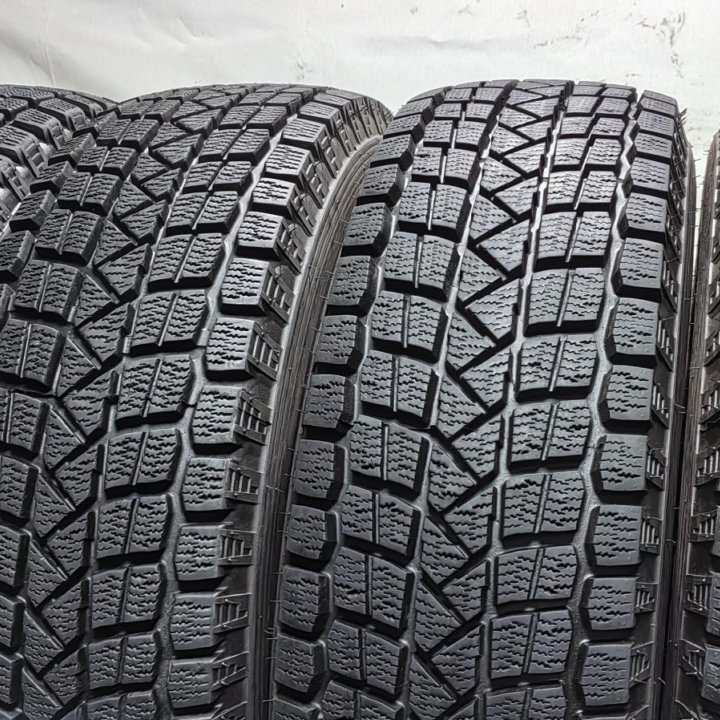 215/75R15 100Q Maxxis Presa Suv Ice