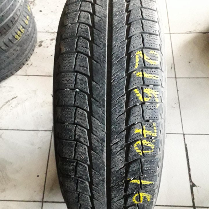 Одна шина Michelin 215 70 R16