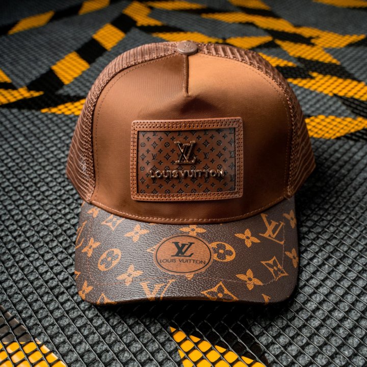 Кепки Louis Vuitton (Магазин)